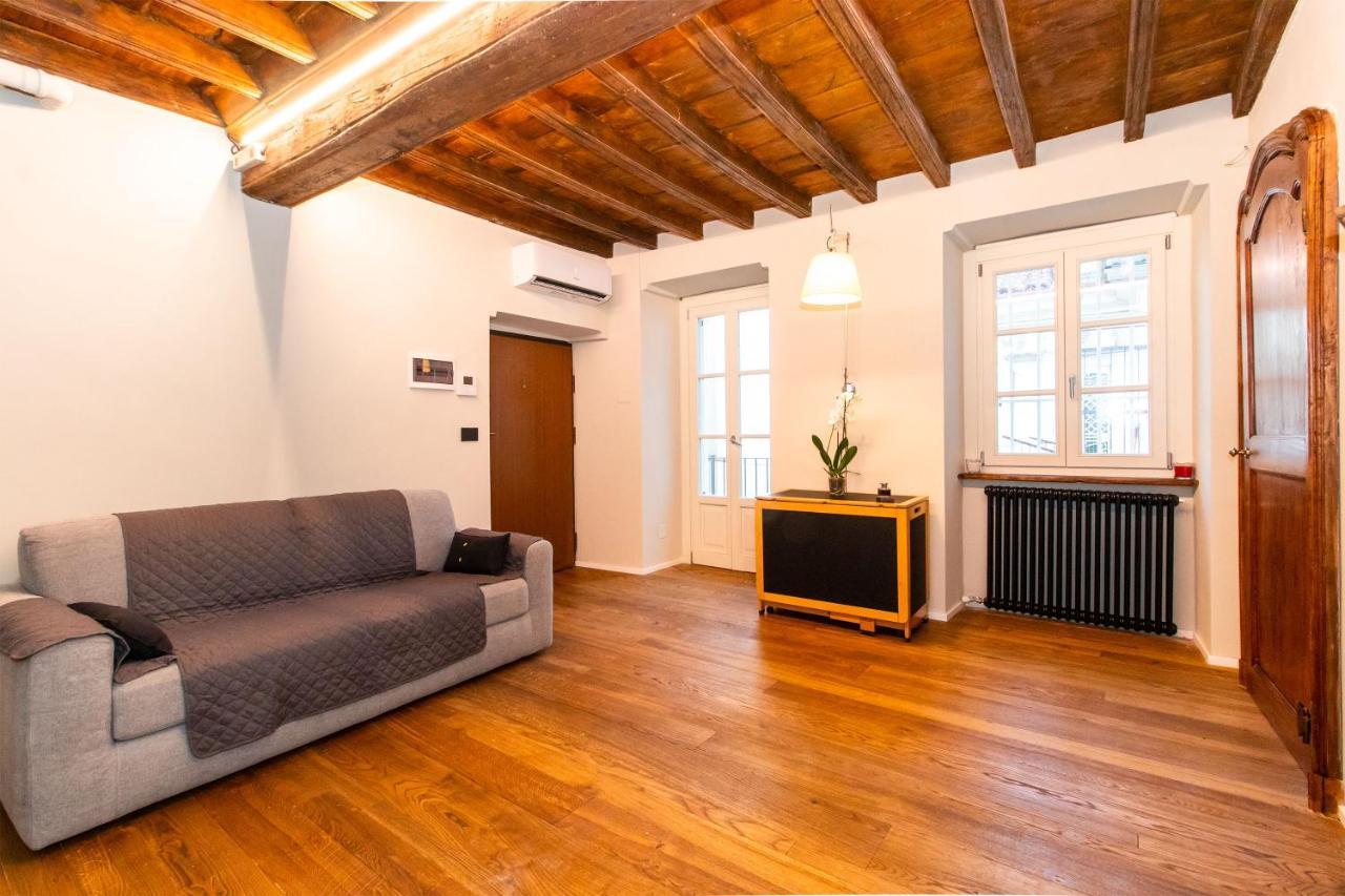 Stylish Quardilatero Flat Turin