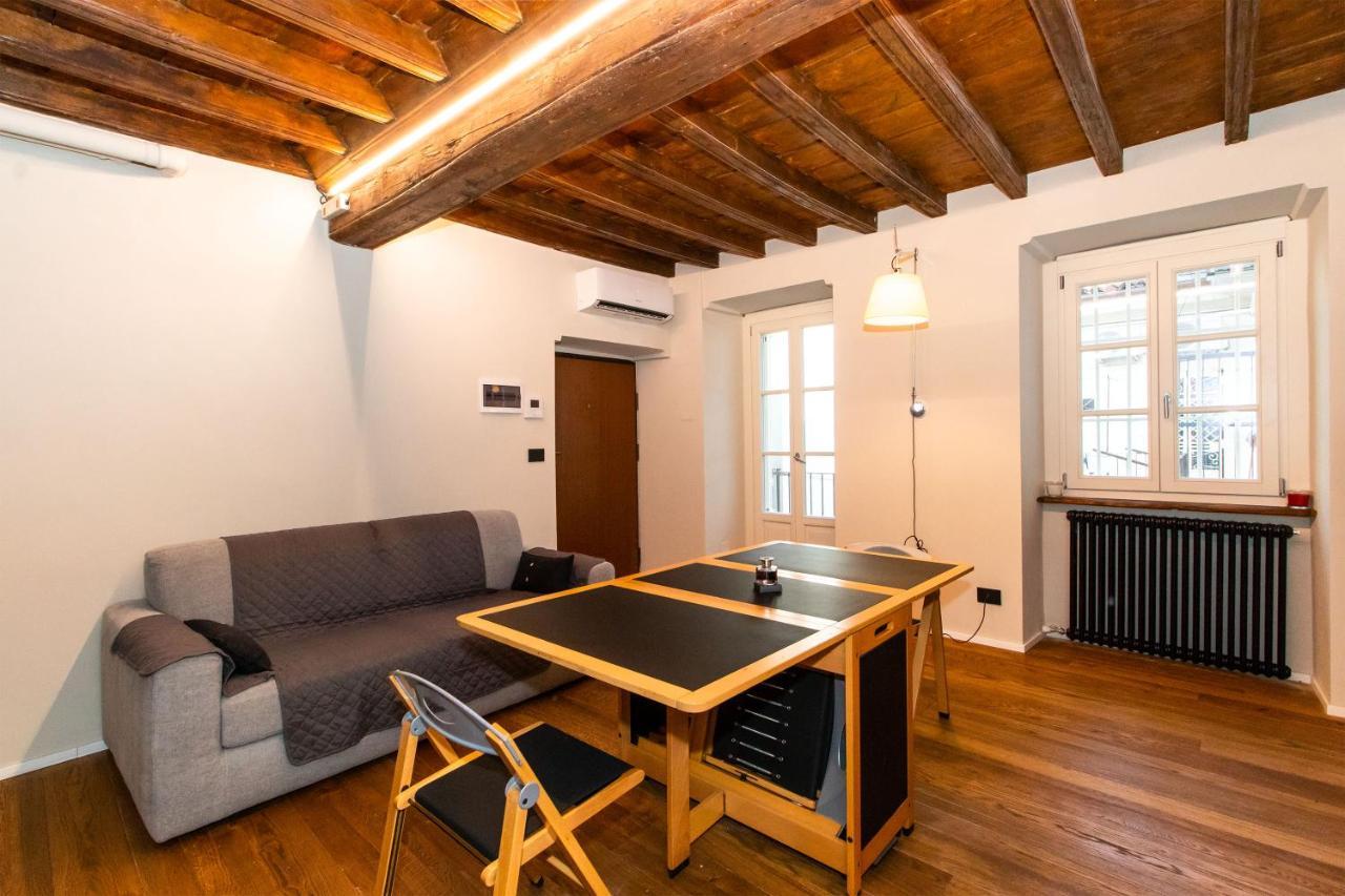 Stylish Quardilatero Flat Turin