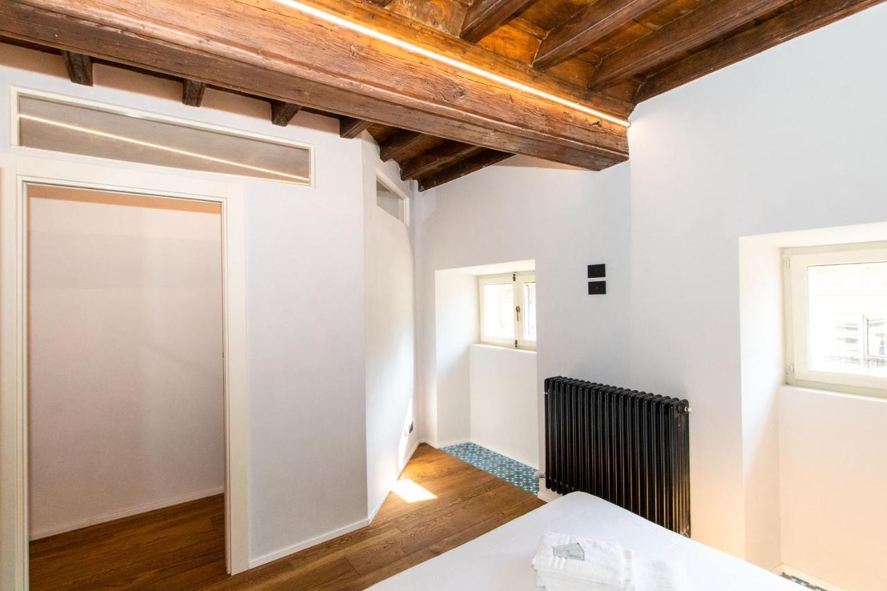 Stylish Quardilatero Flat Turin