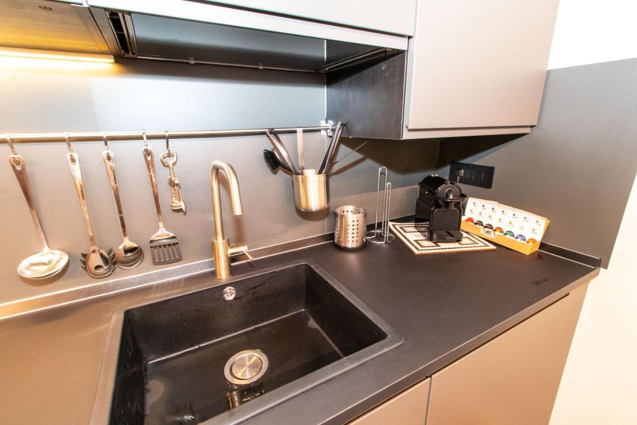Stylish Quardilatero Flat Turin